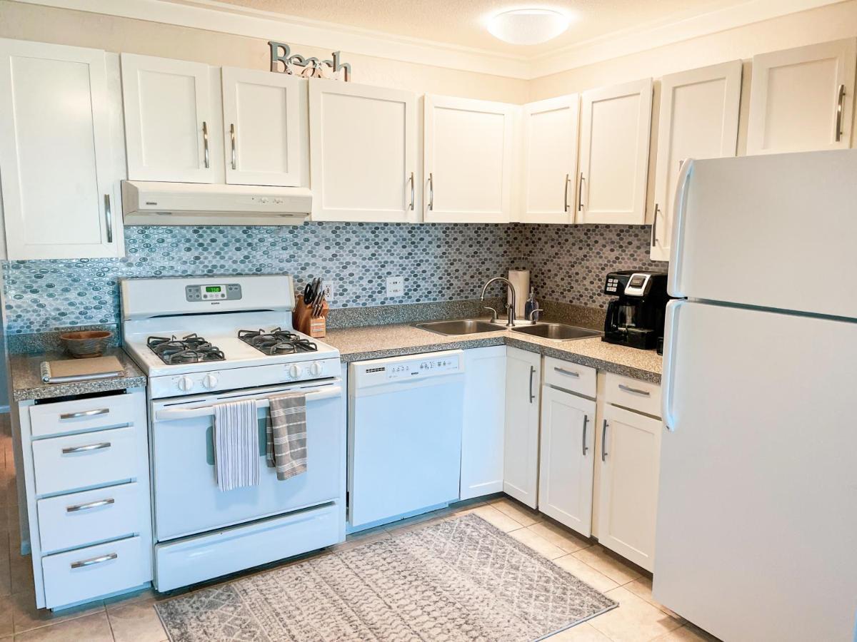 Molokai Island Retreat With Beautiful Ocean Views And Pool - Newly Remodeled! Apartamento Ualapue Exterior foto
