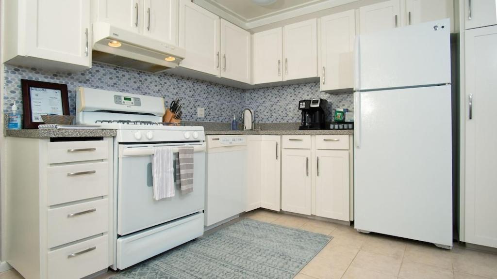 Molokai Island Retreat With Beautiful Ocean Views And Pool - Newly Remodeled! Apartamento Ualapue Exterior foto
